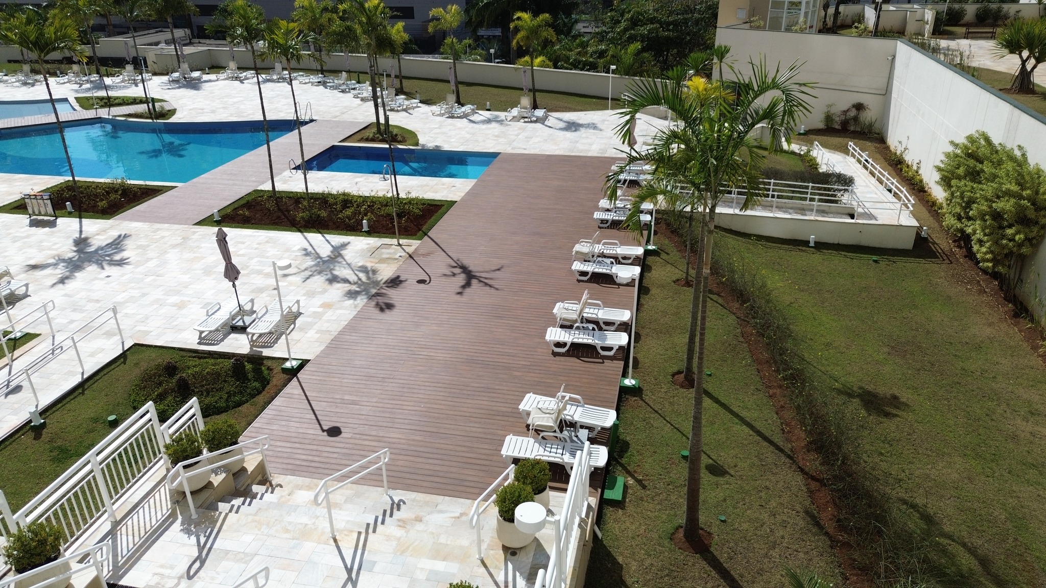 Áreas de convivência e piscina em condomínios de alto padrão merecem o melhor: design sofisticado e sustentabilidade.

Com a Star Deck, seu espaço ganha elegância, resistência e consciência ecológica.

👉 Acesse www.stardeck.com.br