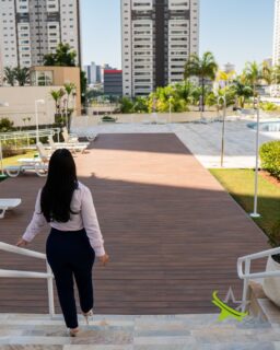 A natureza agradece e seu projeto também. 

A madeira ecológica Star Deck é a escolha certa para quem busca design moderno e responsabilidade ambiental.

👉 Fale com nossa equipe e leve esse diferencial para o seu espaço!
.
.
.
.
.
.
 #madeiraecologica #qualidade #altopadrao #Deck #DesignExterno #Exclusividade #ArquiteturaDeLuxo #LuxoSustentável #StarDeck #DesignExclusivo #Conforto #Sustentabilidade #DesignPremium