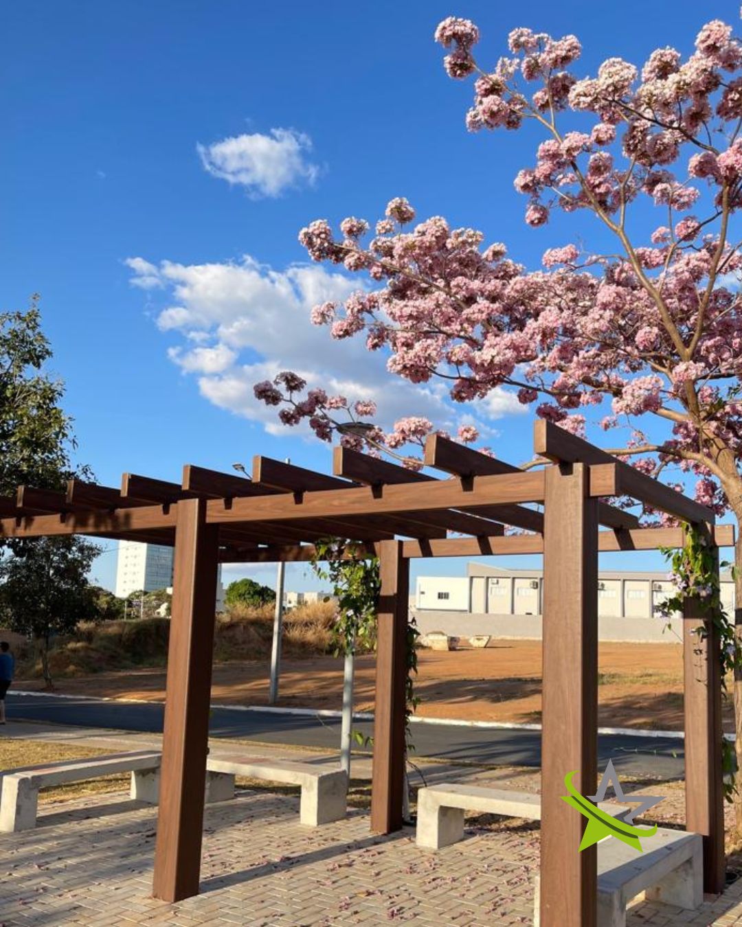 Um detalhe que faz toda a diferença no seu ambiente externo! 

O pergolado em madeira ecológica da Star Deck oferece alta resistência, acabamento impecável e é feito para durar.

👉 Descubra como transformar seu espaço com a Star Deck!
.
.
.
.
.
 #StarDeck #revestimento #ArquiteturaDeLuxo #AltoPadrão #Exclusividade #DesignExterno #madeiraecologica #LuxoSustentável #Sustentabilidade #AmbientesDeLuxo