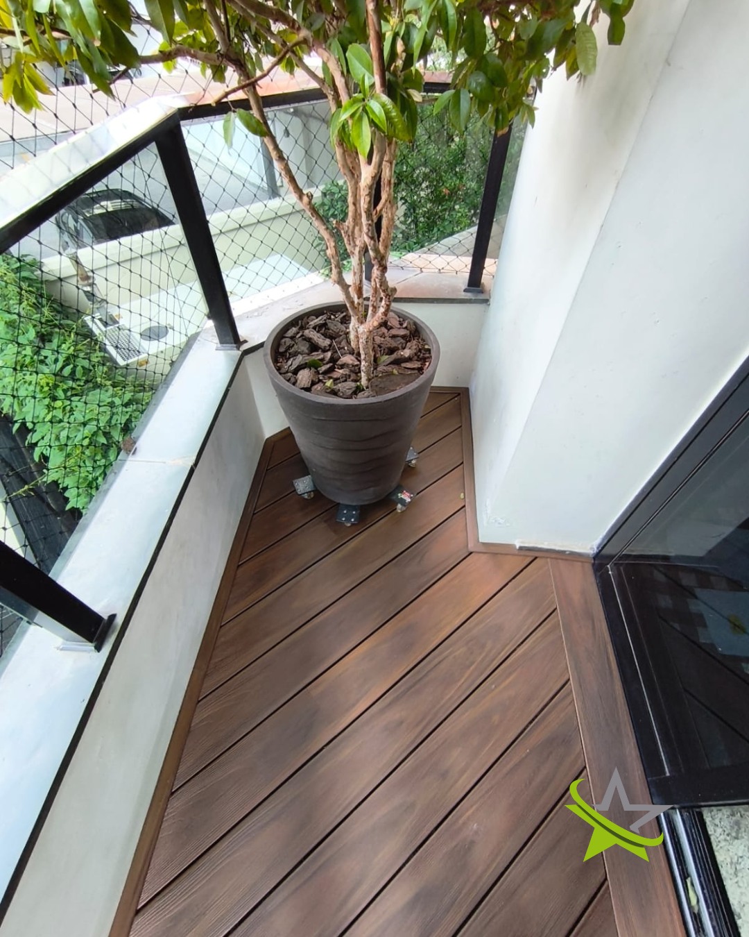 Deck de madeira ecológica: a escolha ideal para sacadas e áreas gourmet! 

Perfeito para transformar ambientes externos, o deck ecológico une beleza, durabilidade e baixa manutenção — tudo com acabamento de alto padrão.

Valorize sua sacada ou área gourmet com um espaço elegante, aconchegante e resistente ao sol e à chuva, trazendo mais conforto e estilo ao seu lar. ✔️

👉 Quer saber mais ou solicitar um orçamento personalizado?
Acesse www.stardeck.com.br e fale com nossos consultores!

 #StarDeck #ElegânciaDuradoura #MóveisDeExterior #DeckAltoPadrão #AmbientesExclusivos #Personalização