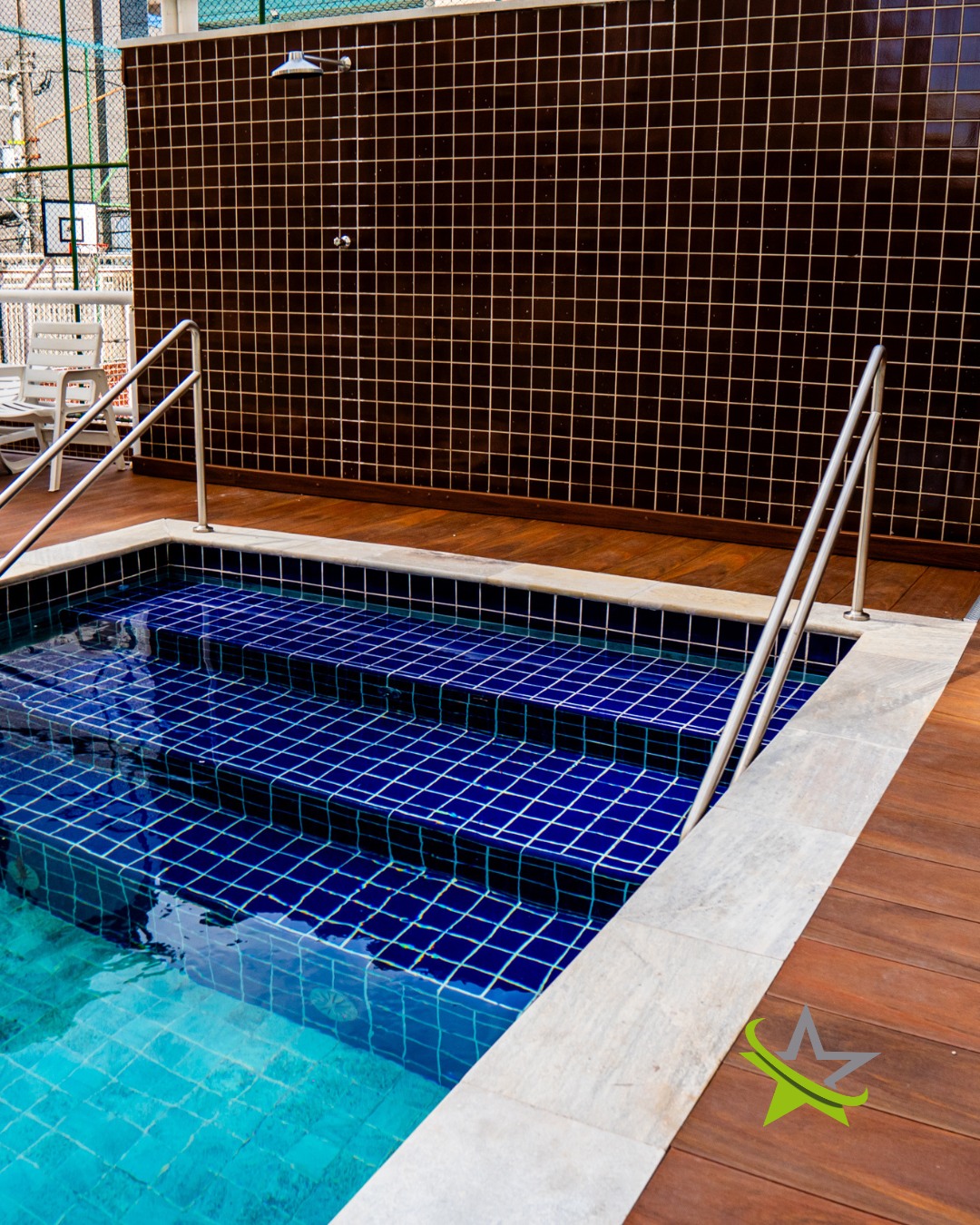 A perfeita combinação entre elegância e sustentabilidade: deck ecológico Star Deck harmonizado com uma piscina de alto padrão. 

Um projeto que valoriza cada detalhe, une sofisticação, conforto e alta durabilidade, criando um ambiente exclusivo para viver momentos únicos.

Eleve o nível da sua área de lazer com quem é referência em madeira ecológica.
👉 Solicite um orçamento e transforme seu projeto com a Star Deck.

#StarDeck #DeckEcológico #PiscinaAltoPadrão #ArquiteturaDeLuxo #Sustentabilidade #ÁreasDeLazer