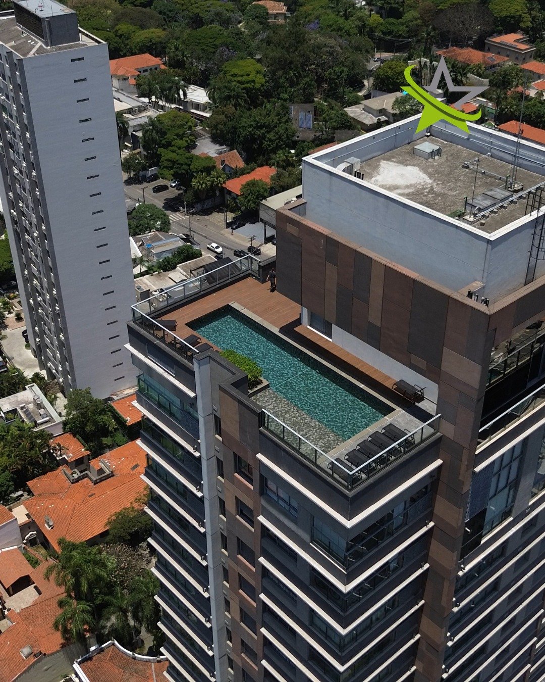 Nas alturas, a perfeição está nos detalhes. 

Um projeto audacioso que exigia uma solução à altura: nosso Deck em Madeira Ecológica Star Deck integrado no topo deste edifício.

Sofisticação, responsabilidade ambiental e zero manutenção para aproveitar os melhores momentos com uma vista privilegiada.

De 0 a 10, qual nota você dá para esse rooftop? Deixe nos comentários! 

#StarDeck #Rooftop #DeckEcológico #ArquiteturaModerna #ProjetosExclusivos #DeckNoTopo #Engenharia
