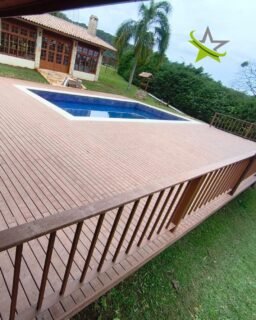 Imagine abrir a porta e encontrar um ambiente que convida a ficar. 

Um deck em madeira maciça Star Deck cria essa sensação: mais aconchego, beleza e conexão com o espaço, tornando cada momento ainda mais especial.

Transforme seu projeto em uma experiência.
👉 Acesse www.stardeck.com.br e conheça a Star Deck.

#StarDeck #MadeiraMaciça #Deck #ÁreaExterna #Arquitetura #Design