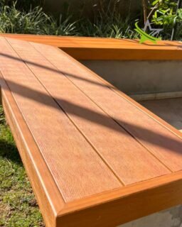 Funcionalidade que também faz parte do design. 

O revestimento em Madeira Plástica Star Deck transforma o banco em um elemento de destaque, trazendo personalidade, durabilidade e praticidade para o ambiente.

Seu projeto merece soluções que unem estética e desempenho.
👉 Conheça: www.stardeck.com.br

#StarDeck #MadeiraPlástica #MadeiraEcológica #Arquitetura #Paisagismo